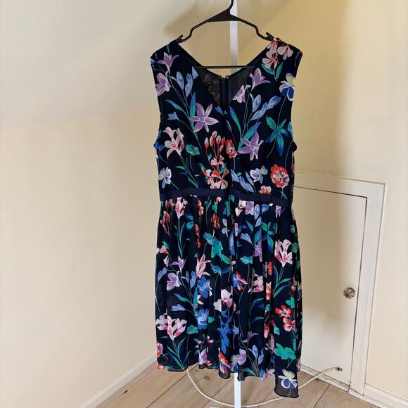 Talbots EUC Women's Navy Floral Chiffon Surplice Neck Sleeveless Dress 16P - Picture 2 of 7